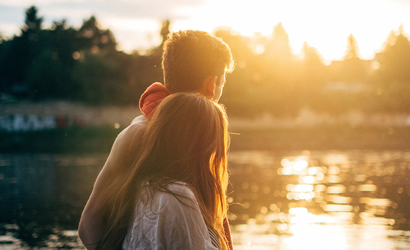 12 Signs Of True Love From A Man 