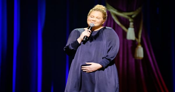 growing, amy schumer, comedian, stand up, special, review, netflix
