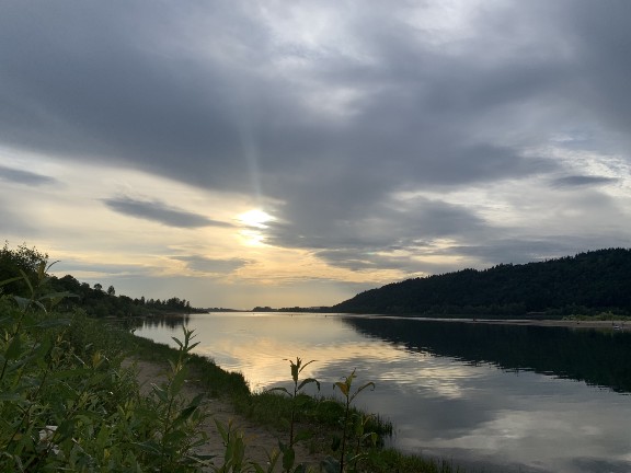 Sunset on the Columbia River. Photo by author.