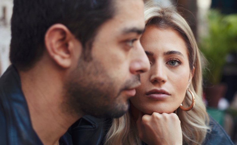 9 Painful Signs That Your Partner Is No Longer in Love With You - The ...