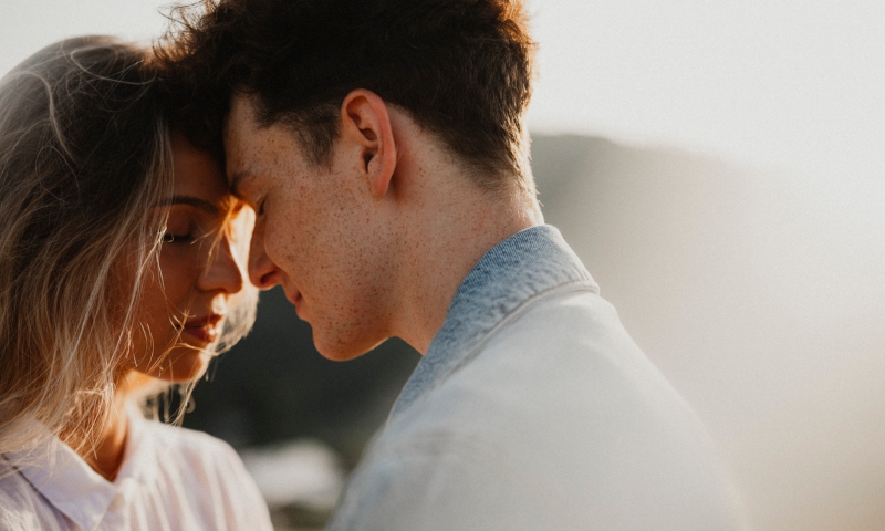 15 Clear Signs He Is Making Love To You (And It's Not Just Sex)