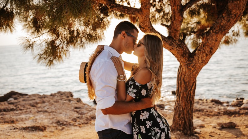 austrailian kiss...What is It? 6. Importance of Romantic Relationships