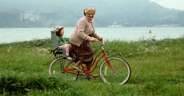 mrs doubtfire, comedy, drama, robin williams, sally field, 4k ultra hd, review, walt disney pictures